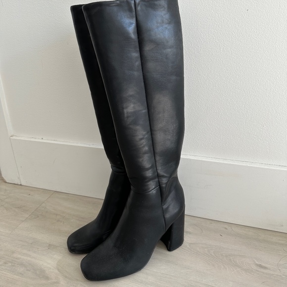 Black Heel Boots - Picture 1 of 3